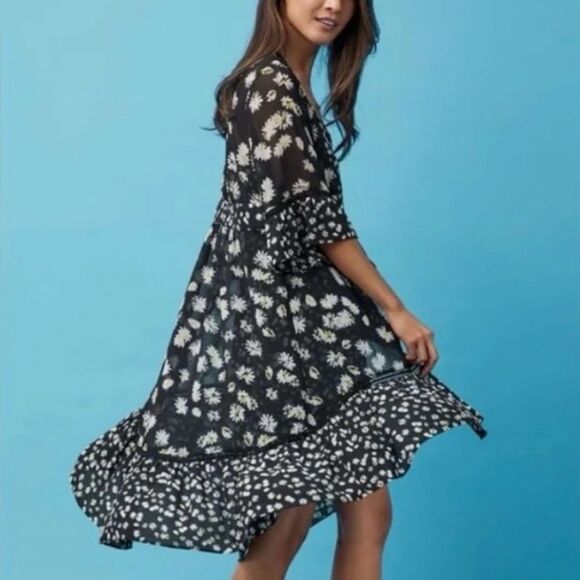 CAbi Daisy Print 2 Piece Dress/Topper/Duster Black & White M Limited-Edition - Picture 2 of 14